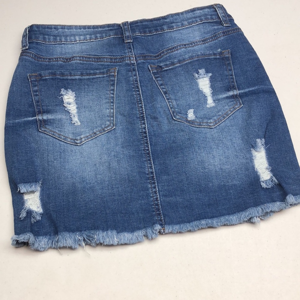 LIKE NEW WAX JEAN DISTRESS DENIM JEAN SKIRT M/27 ⭐️